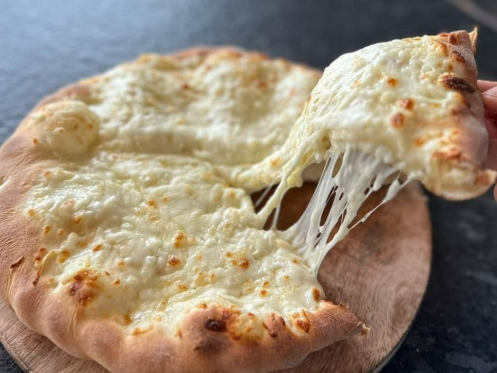 Double Cheese Deluxe Manakish