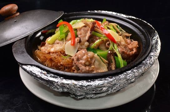 Beef with Vermicelli in Satay 沙爹牛肉粉絲煲
