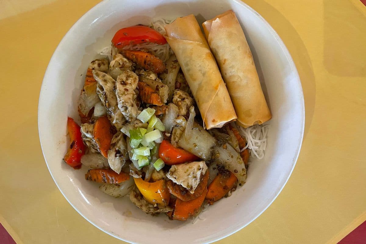29 Vermicelli Lemongrass with Spring Rolls