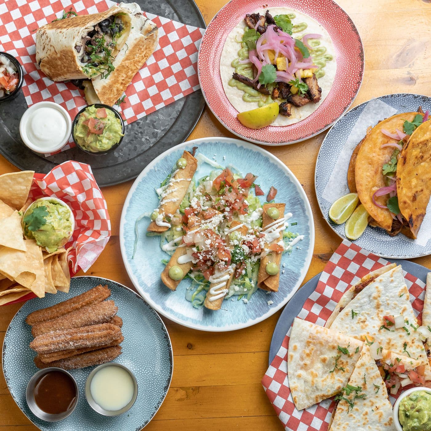 Los Cuervos Taqueria & Cantina