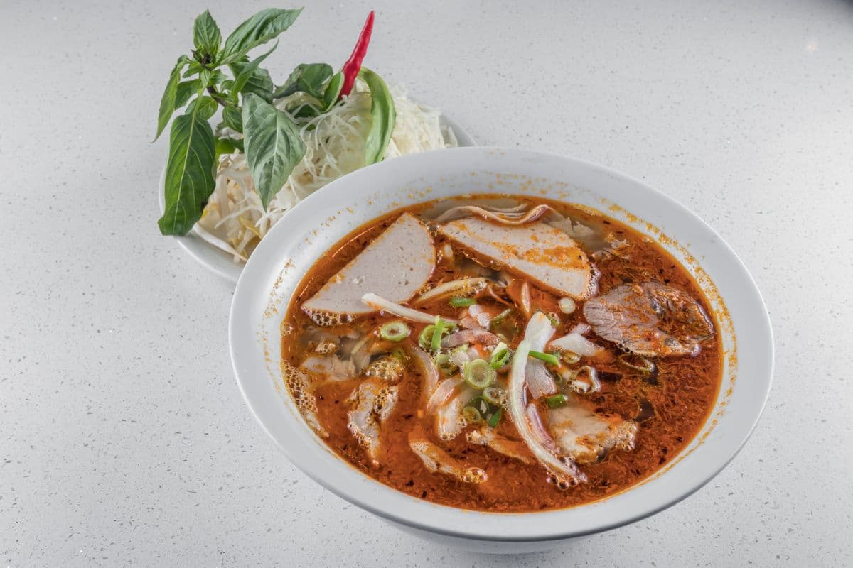H1. Bun Bo Hue ( hue's tyle vermicelli noodle soup )