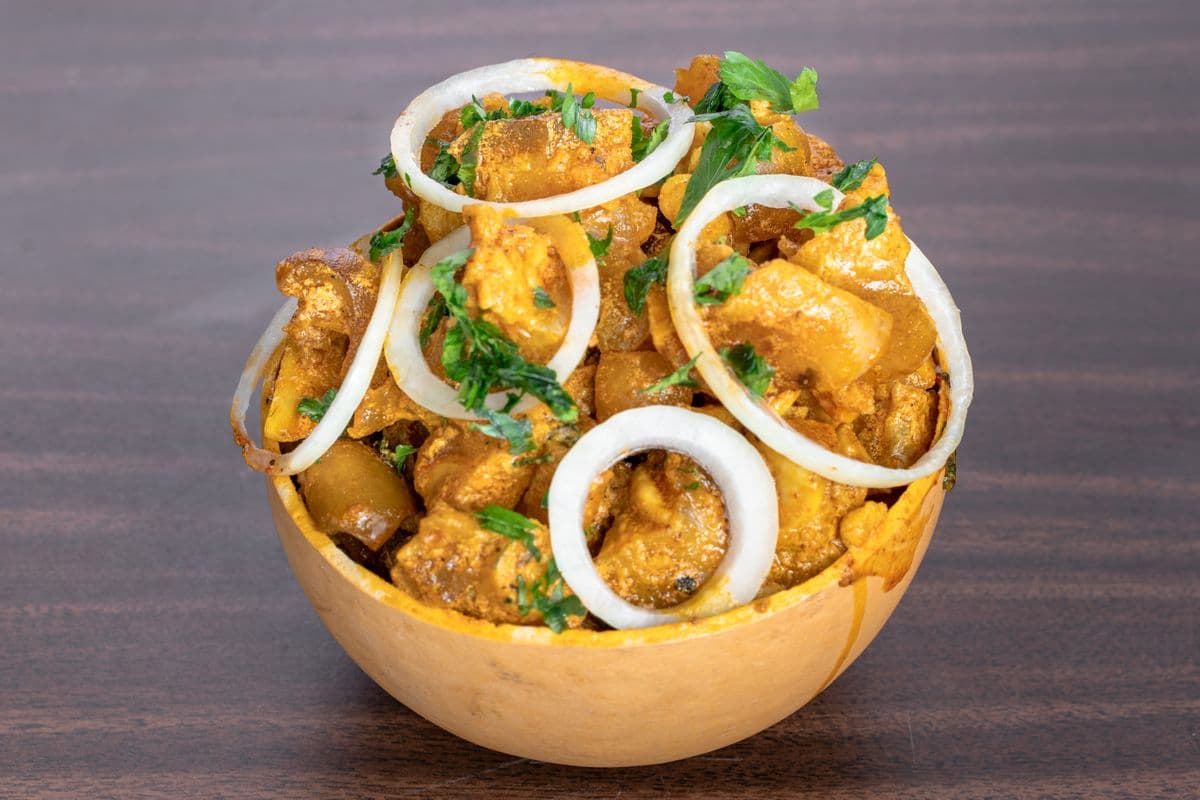 Nkwobi Spicy Cow Foot with Vegetables