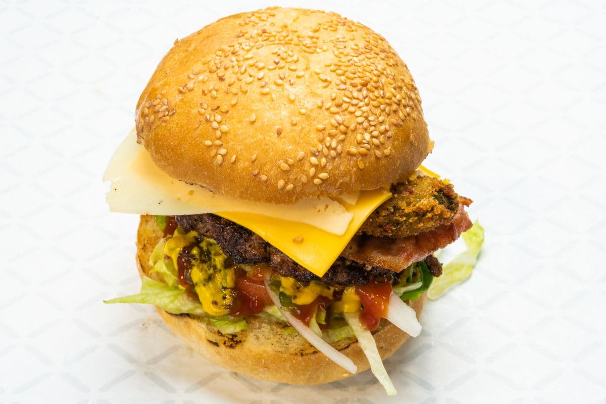 Charbroiled Burger (6 oz)