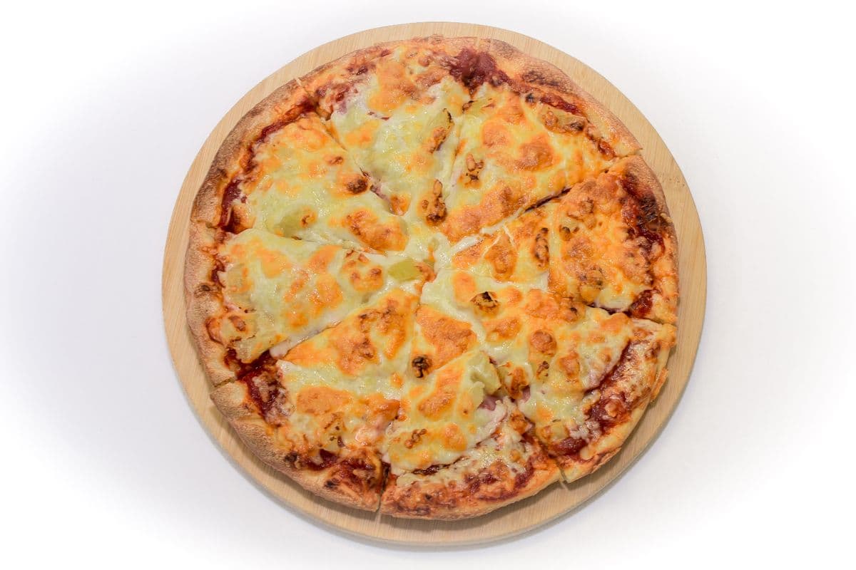 13. 15" X-Large Ham and Pineapple Pizza