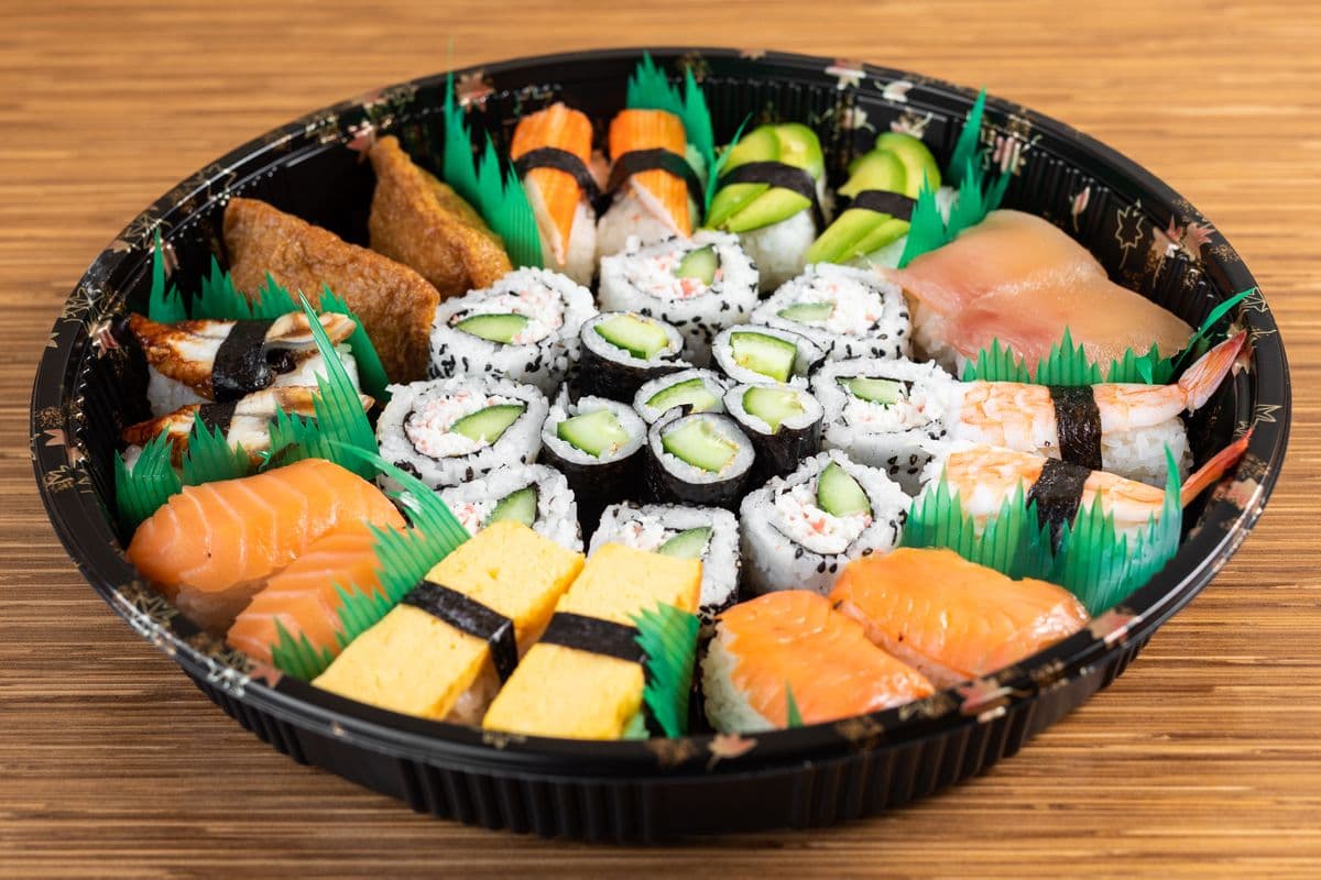 Galaxy Sushi Tray (32 pcs)