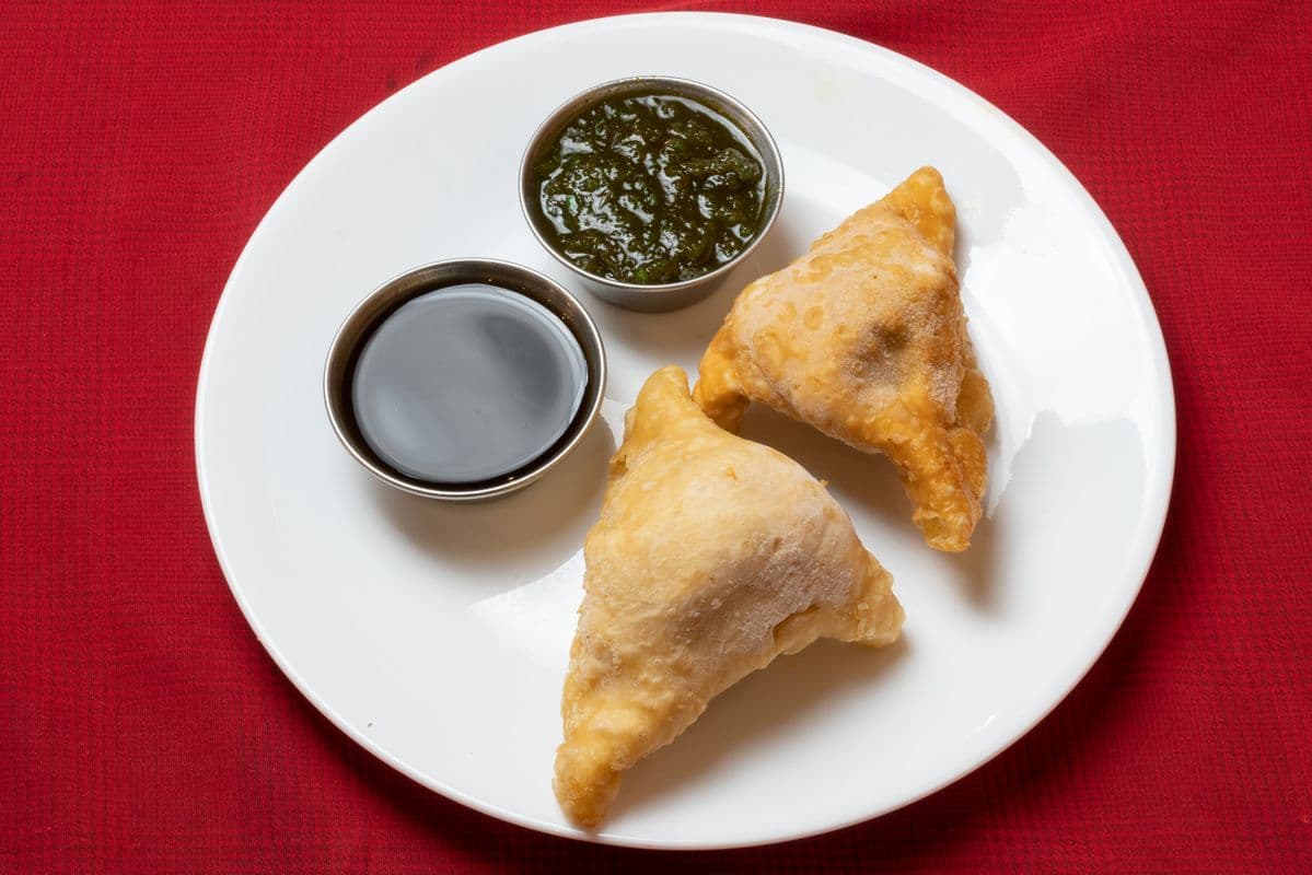 1. Vegetarian Samosas (2 pcs)