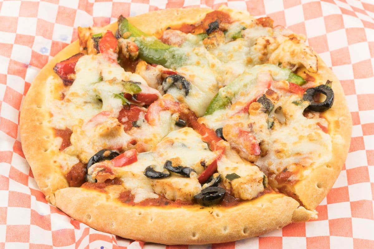 Regular Chicken Chipotle Pizza