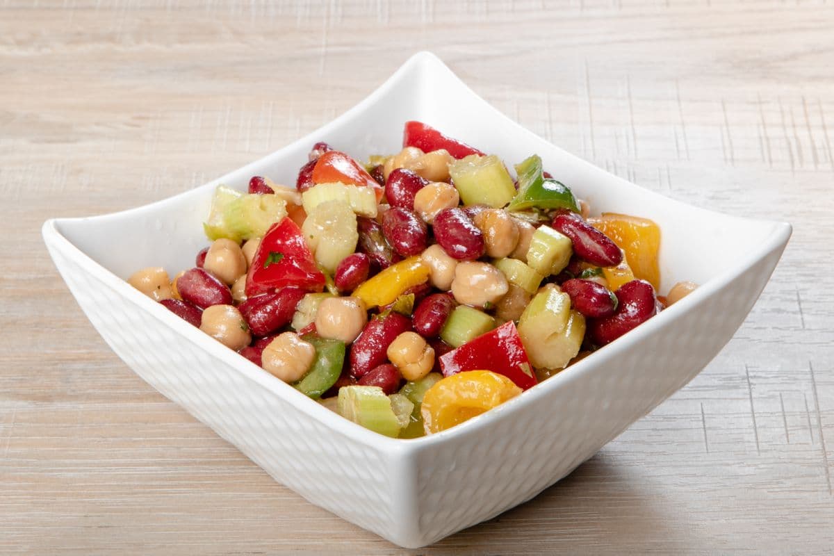 Plat de couscous aux légumes