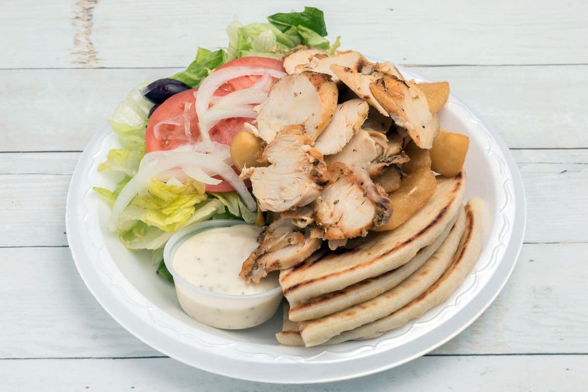 Assiette Yero classique au poulet / Classic Chicken Yero Plate