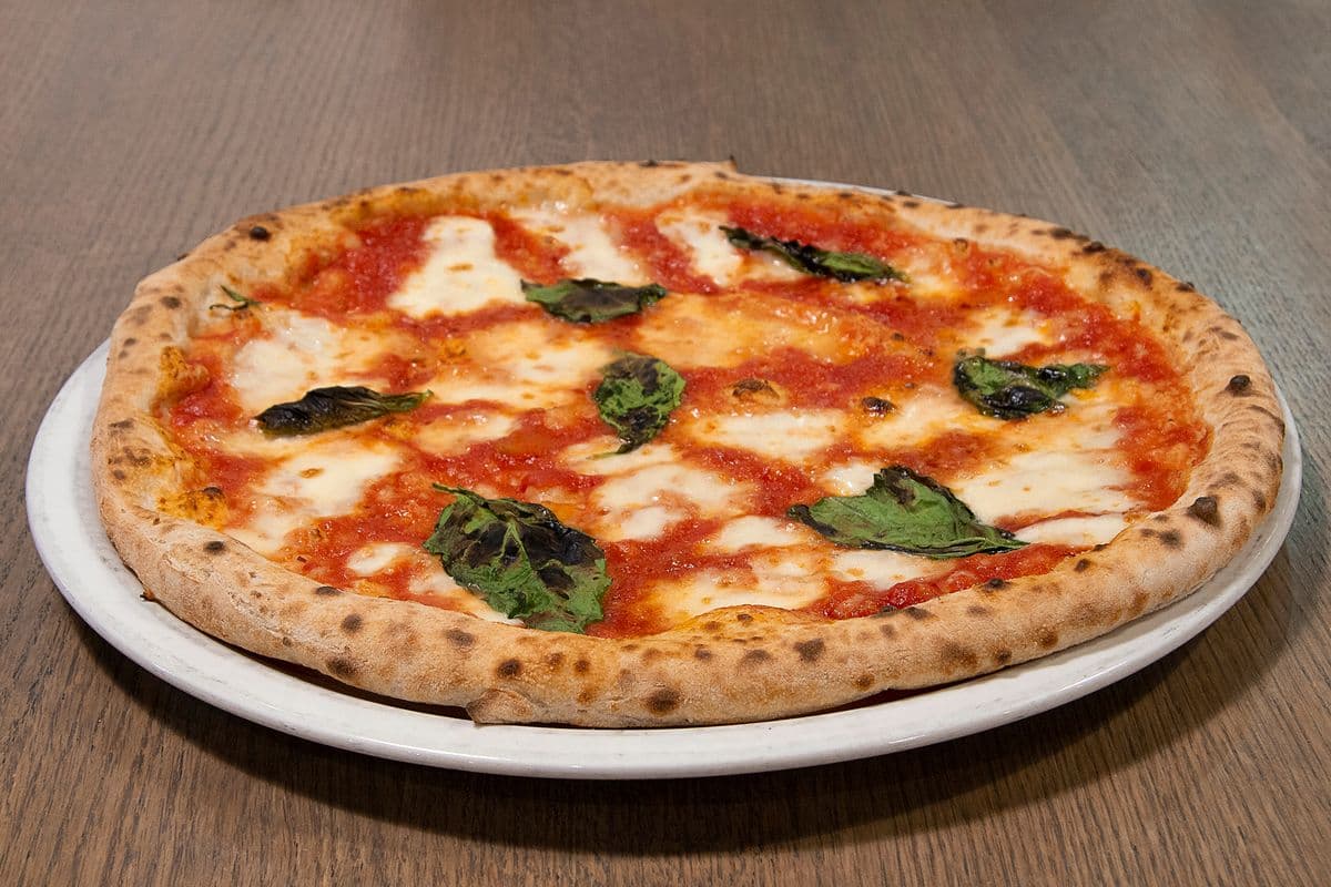 Regular Margherita Pizza