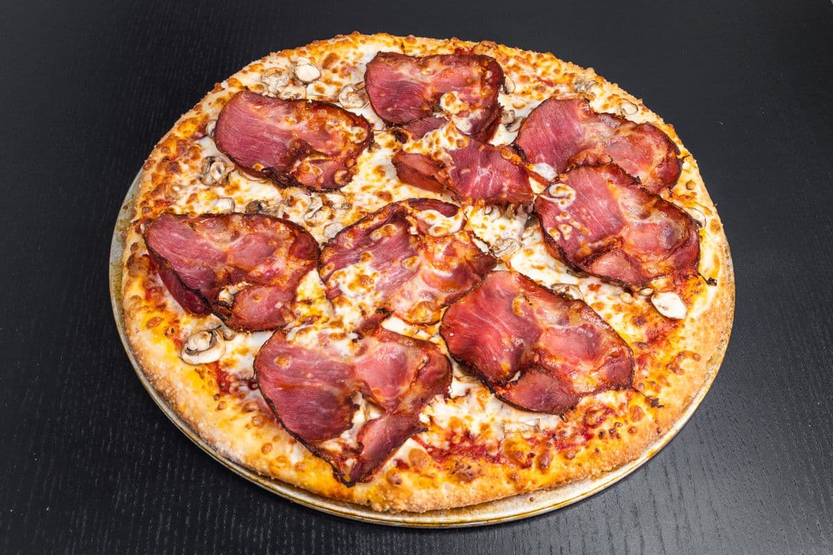 Large Capicola Favourite Pizza