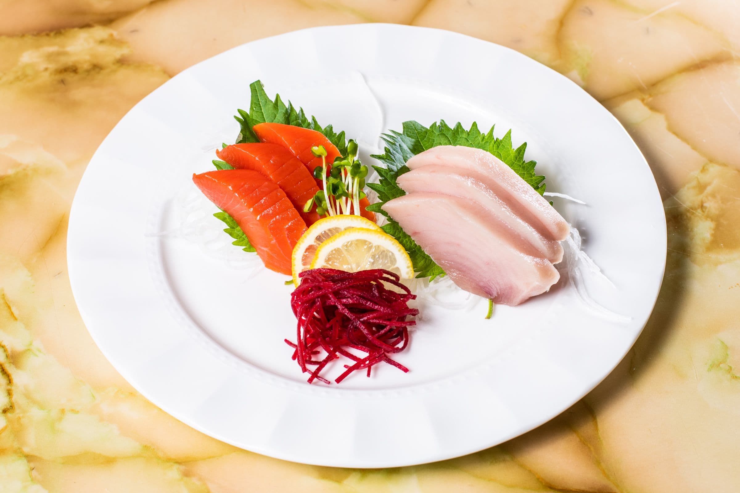 Salmon and Tuna Sashimi (6 pcs)