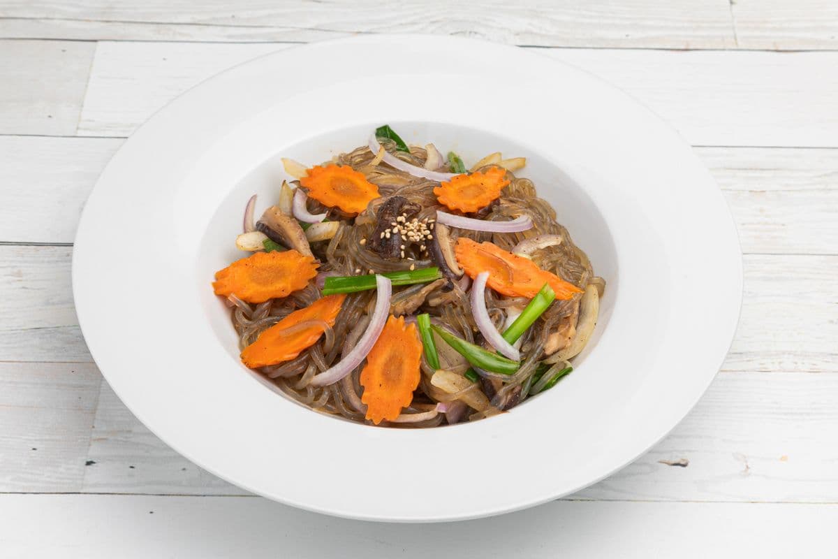2. Vermicelles de cristal avec sautés de légumes / Jap Chae
