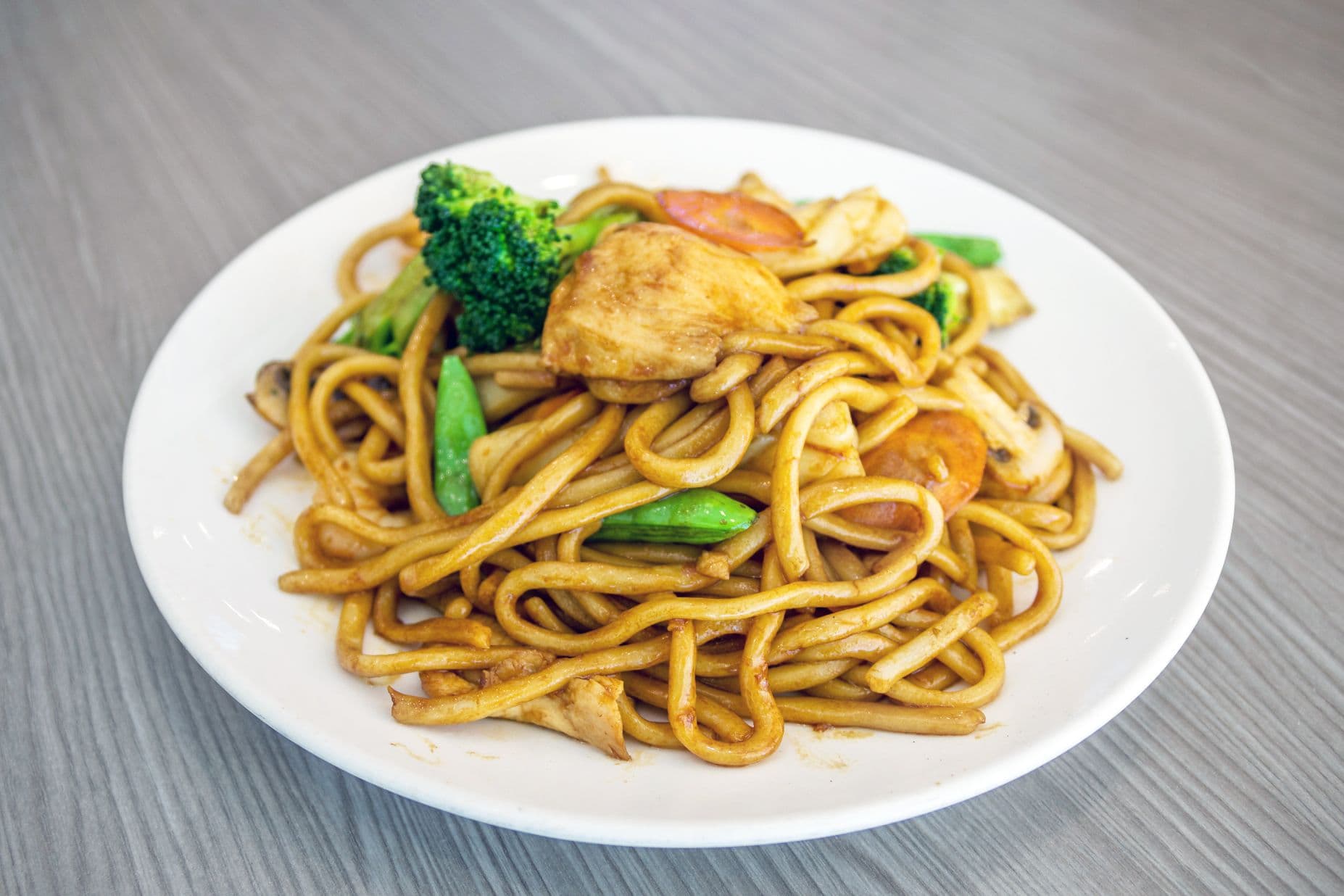 99. Seafood and Meat Fried Thick Noodles 同興炒麵