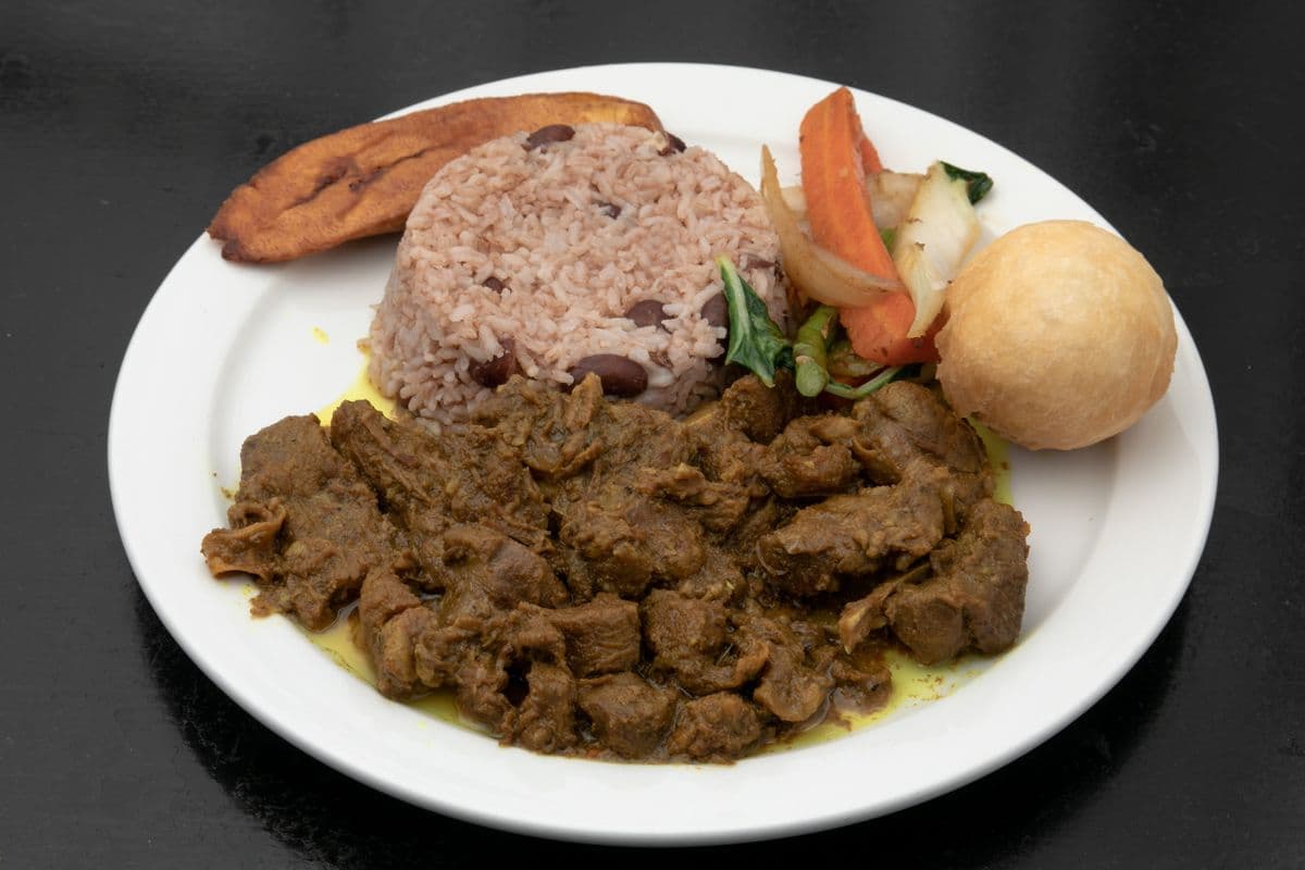 Repas de chèvre au curry / Curry Goat Meal