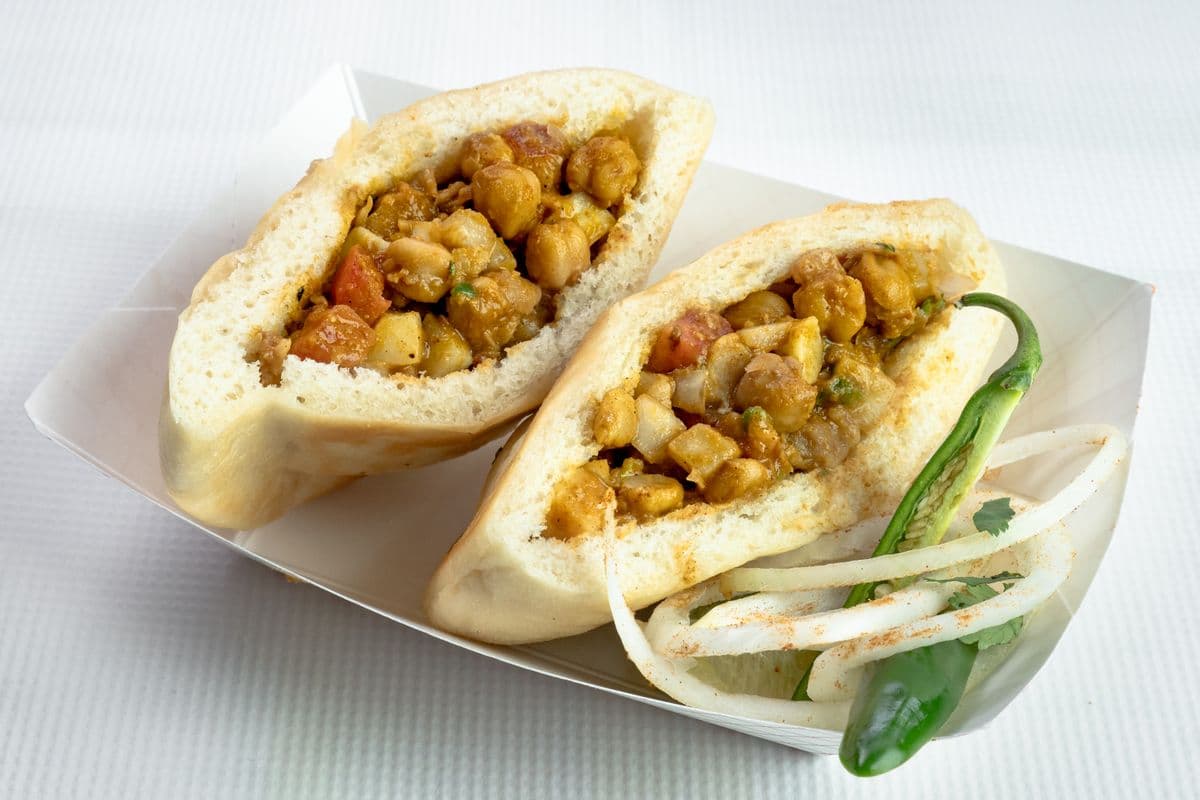 Chole Kulcha (2 pcs)