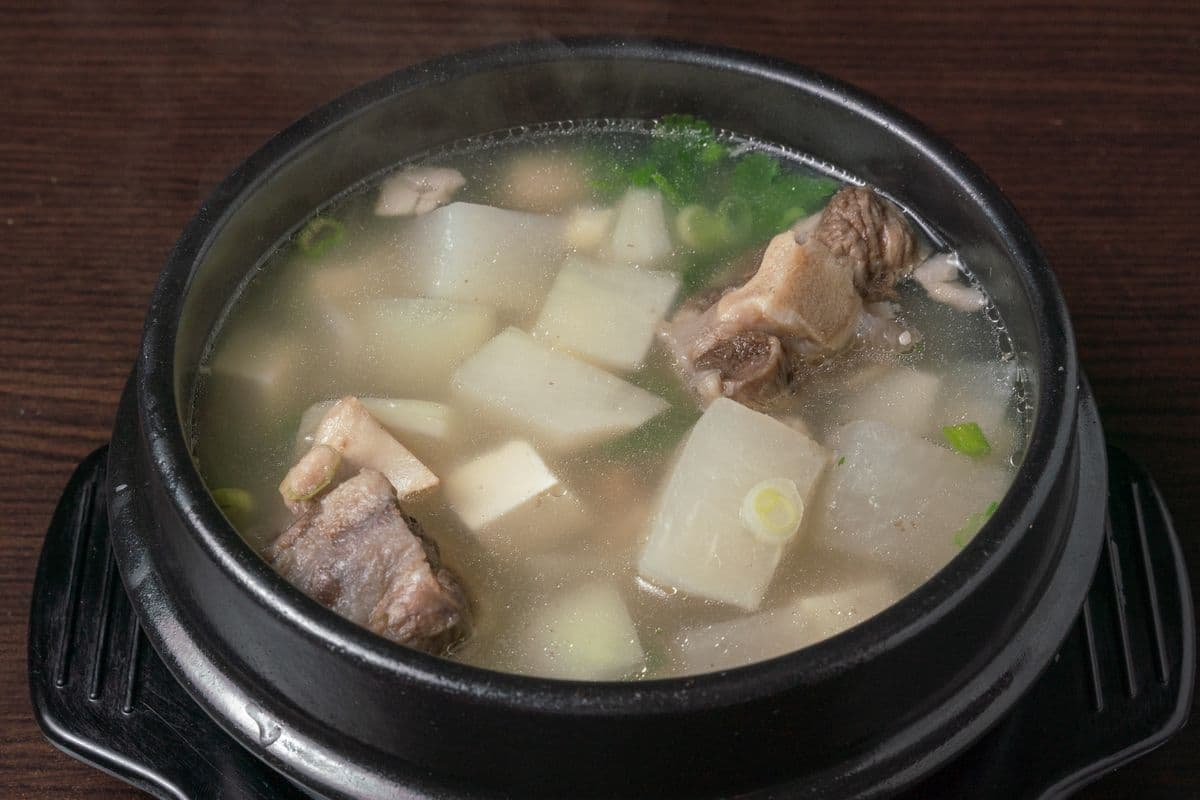 34. Soupe spéciale aux os de boeuf / Special Ox Bone Soup (Beef)