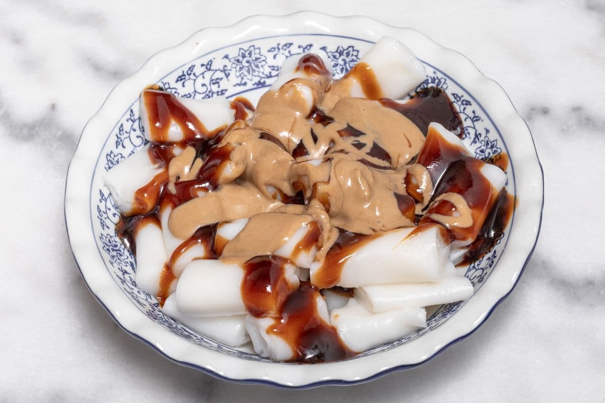 Q7. Special Rice Noodle Rolls 阿一混醬腸粉
