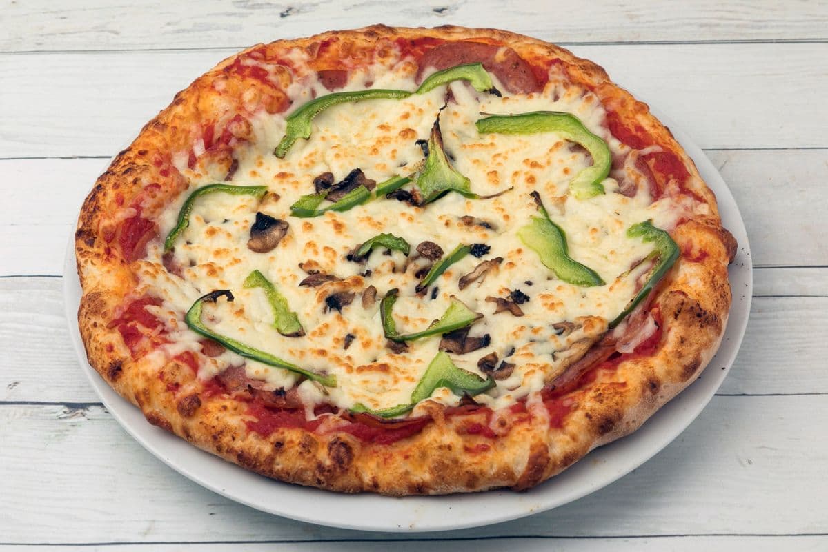 Pizza moyenne 12'' toute garnie / 12" Medium All-Dressed Pizza