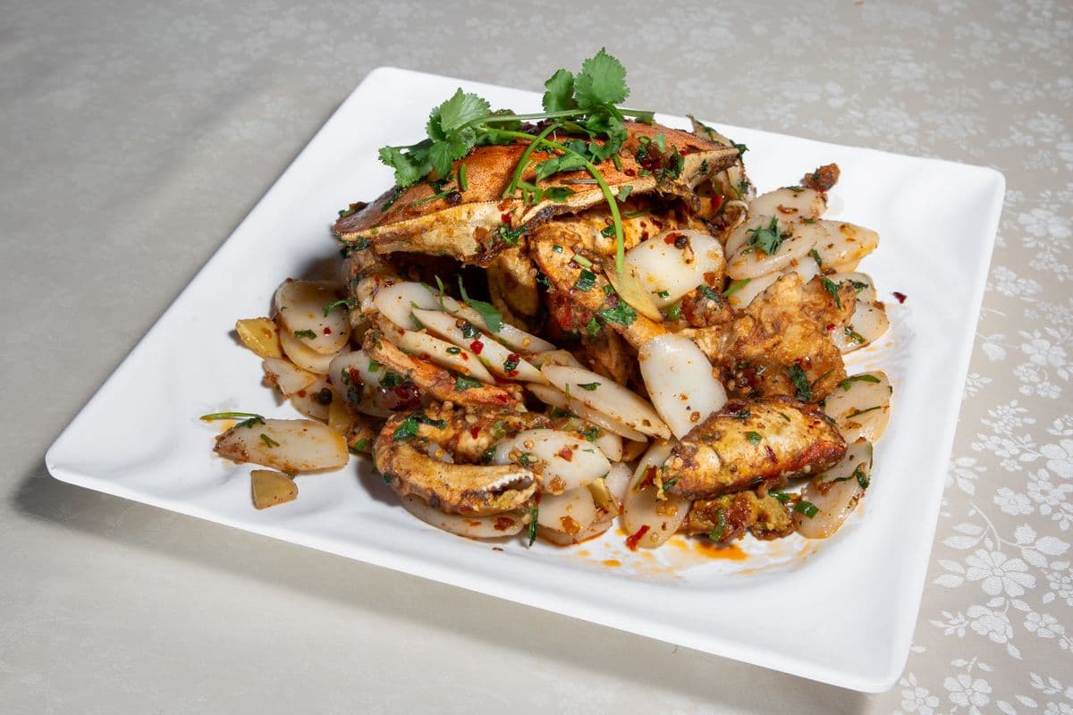 17. House Spicy Crab with Rice Cake (2 lb) 香辣年糕蟹(2磅)