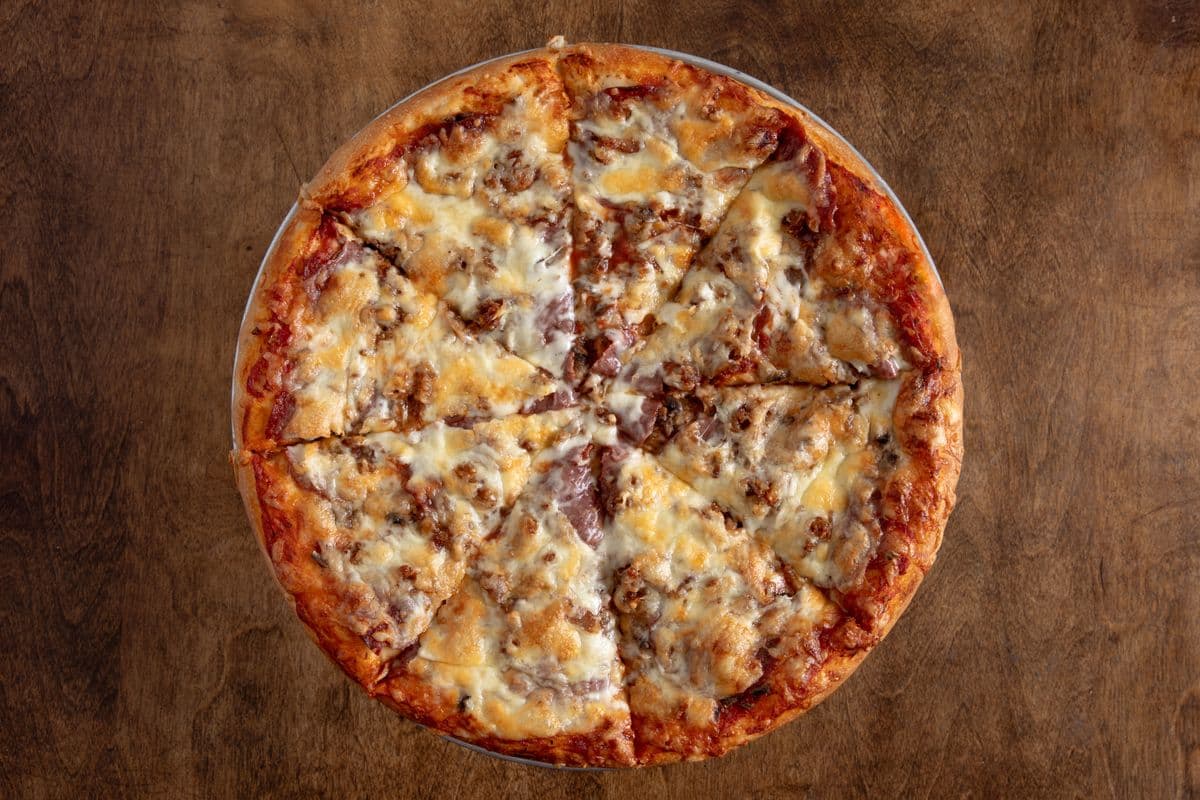 Large Canadian Pizza