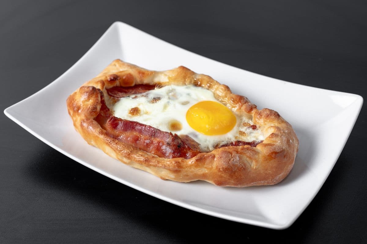 Bacon and Egg Bun (1 pc)