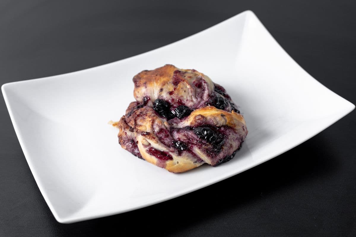 Blueberry Bun (1 pc)