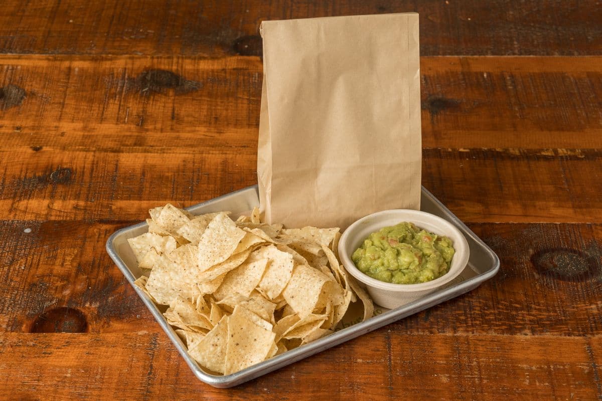 Combo croustilles et guacamole / Chips and Guacamole Combo