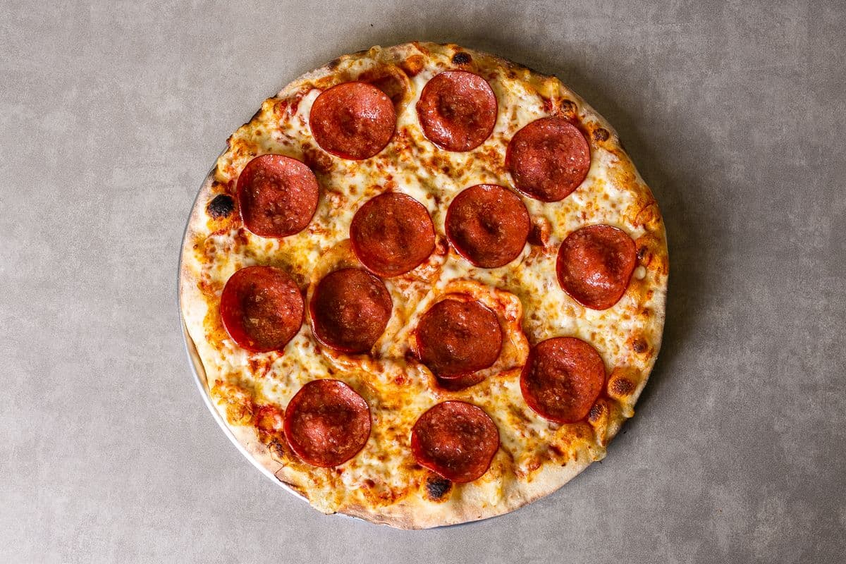 Large Pepperoni Pizza