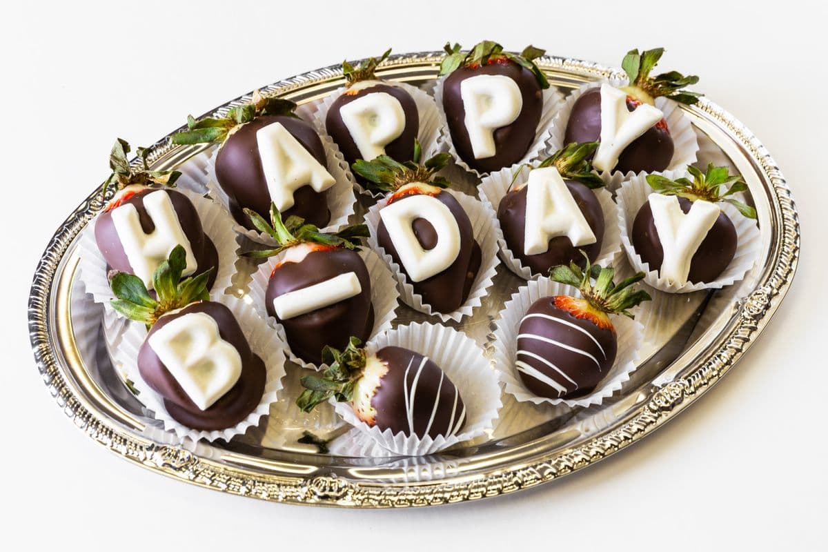 HBD Chocolate-Covered Berries (12 pcs)