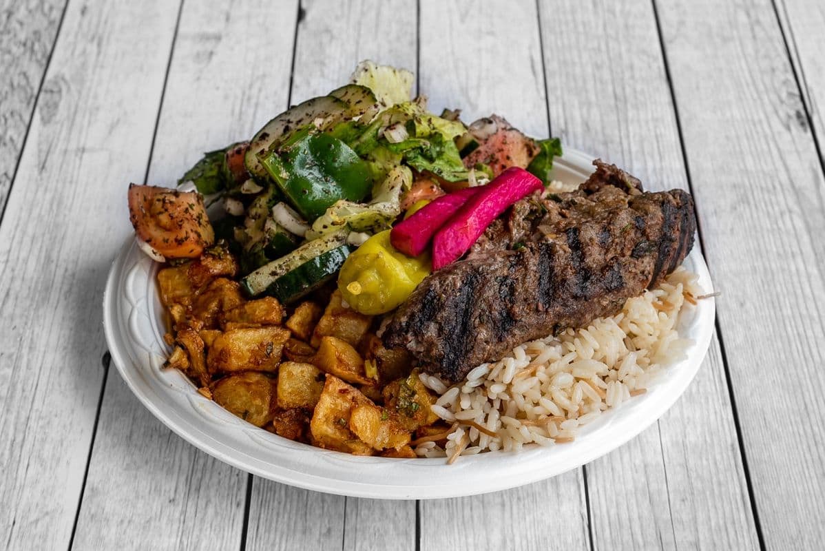Assiette brochette de Kafta (Viande Hachee)