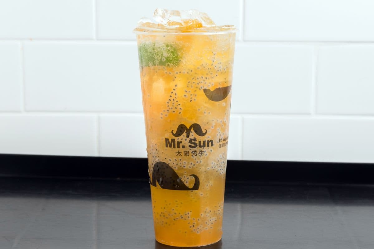 Large Pineapple Green Tea with Basil Seeds