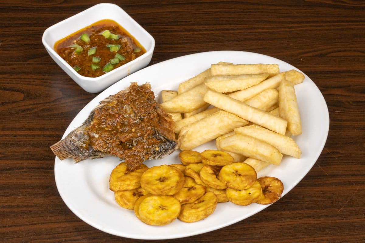 Fried yam with Sauce Serve with Fish