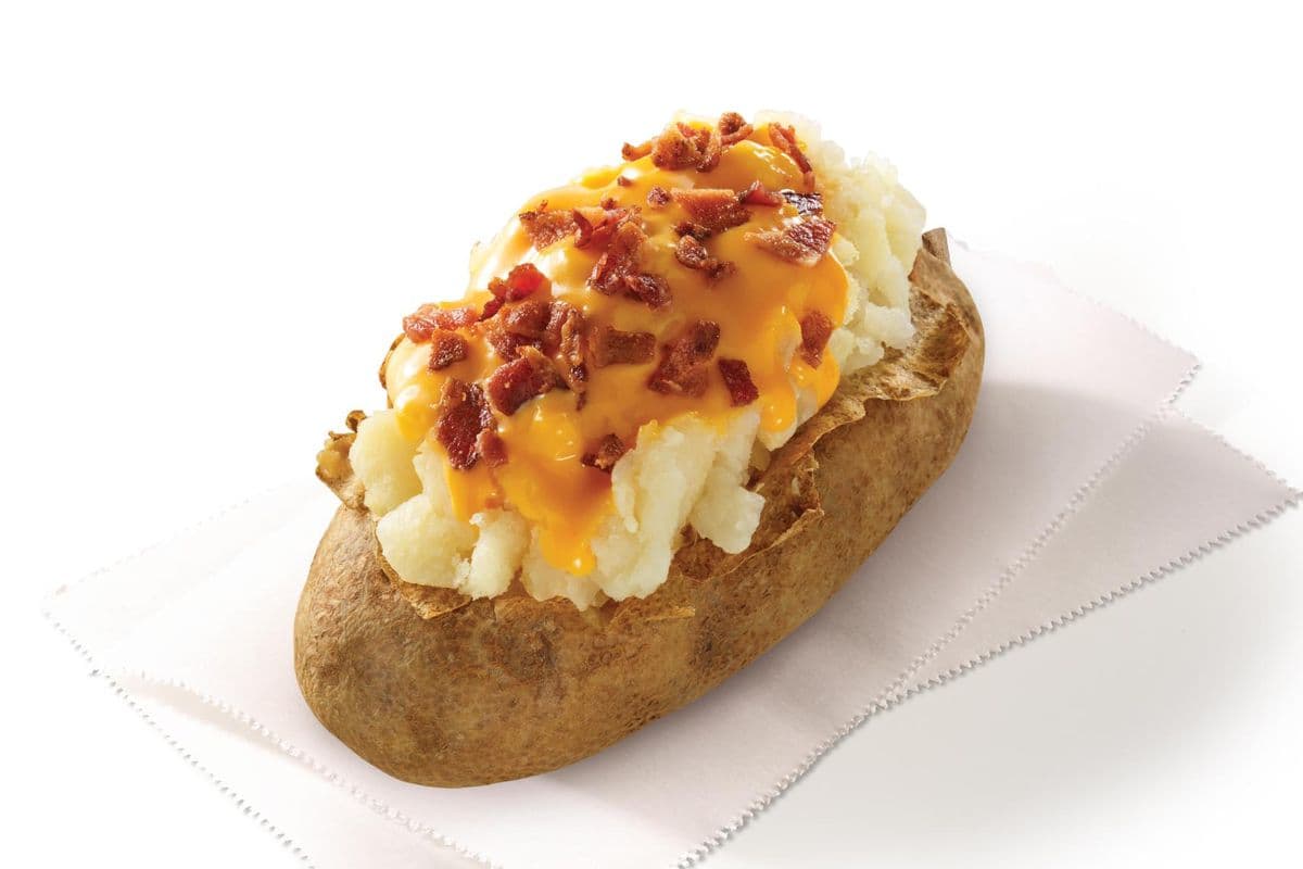 Pomme de terre au four avec bacon et sauce fromage / Bacon Cheddar Cheese Sauce Baked Potato (Cals: 420)