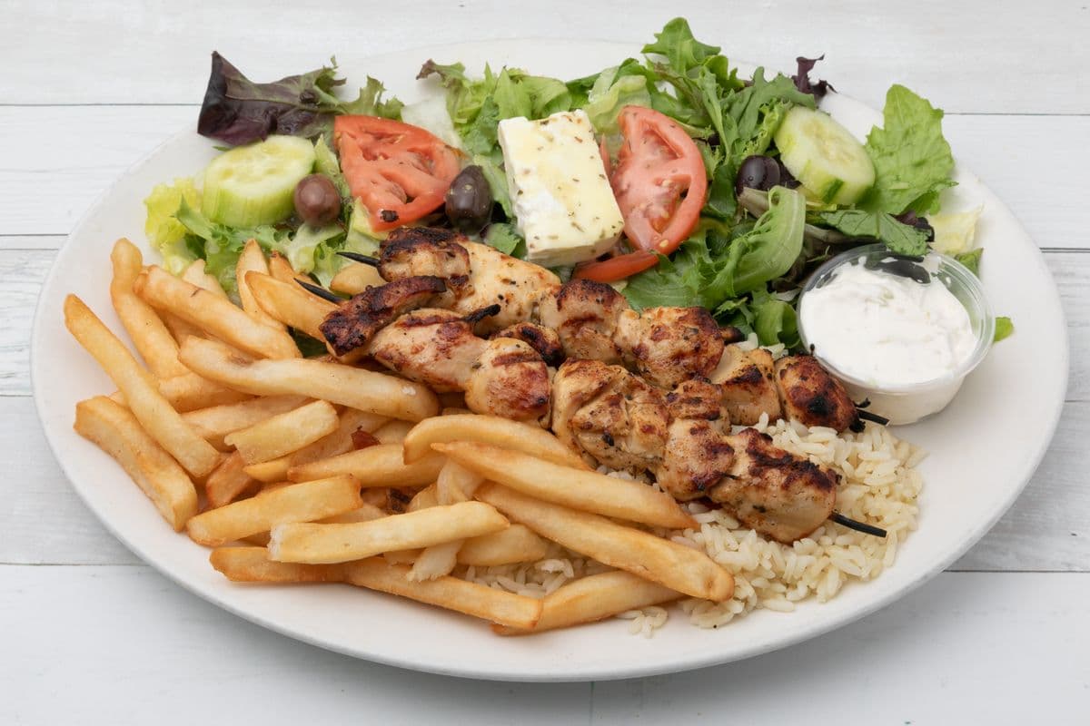 Plat de souvlaki au poulet / Chicken Souvlaki Plate