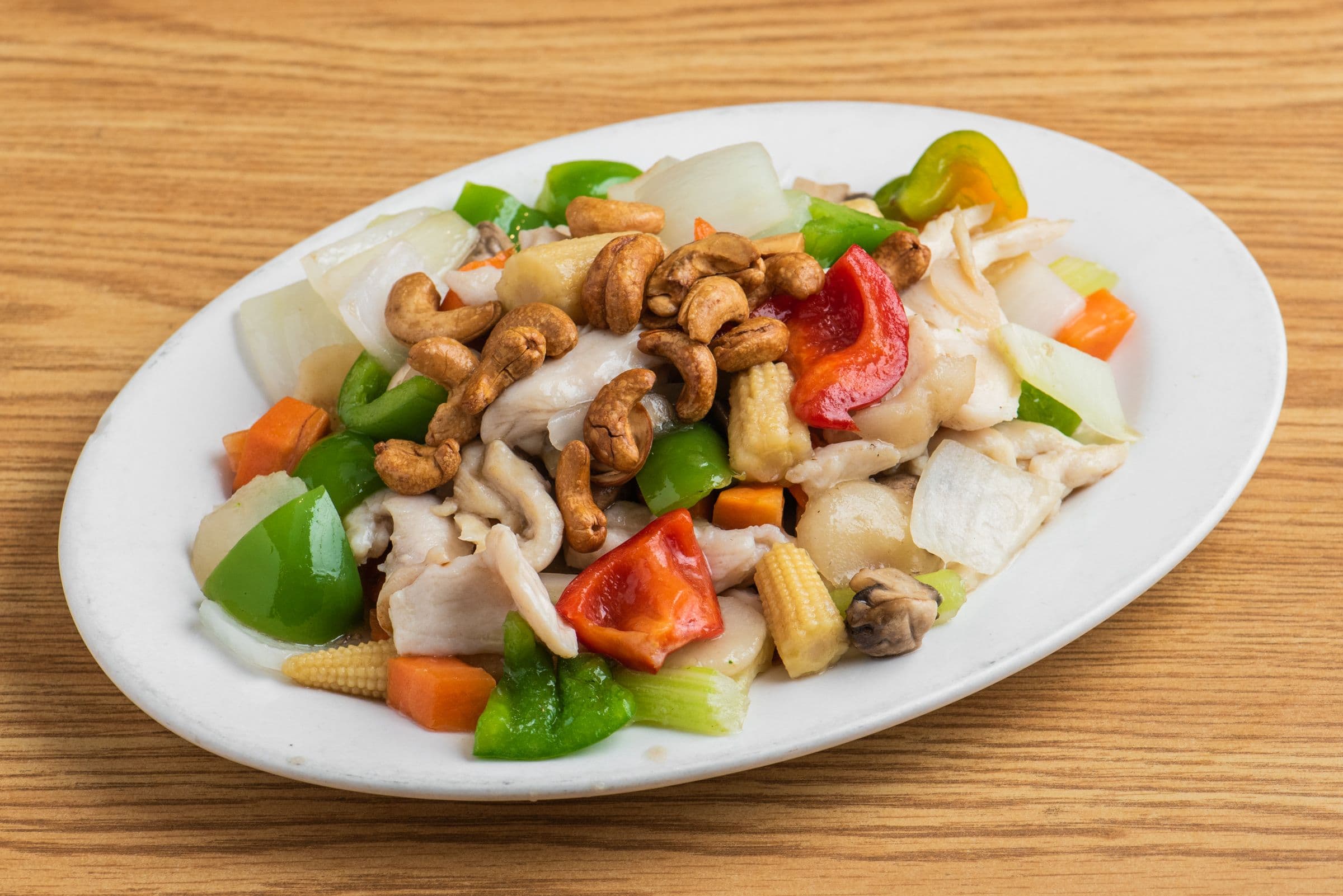 Chicken, Beef, or Pork with Diced Vegetables and Cashew Nuts