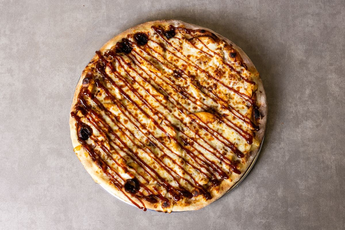 Medium Barbeque Chicken Pizza