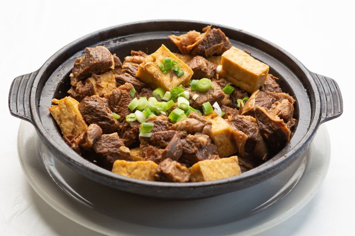 HP03. Beef Brisket with Fried Tofu Hot Pot