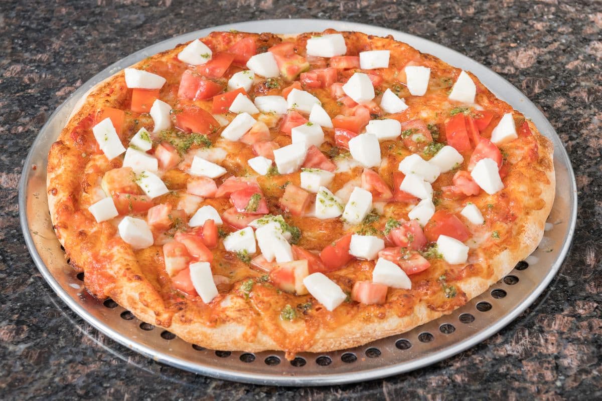 Large Caprese Pizza