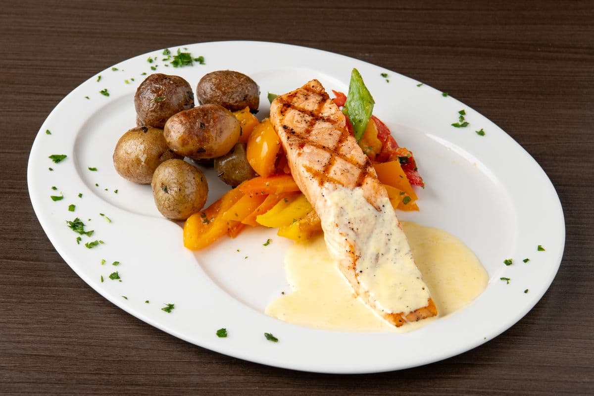 Salmon ala Hollandaise