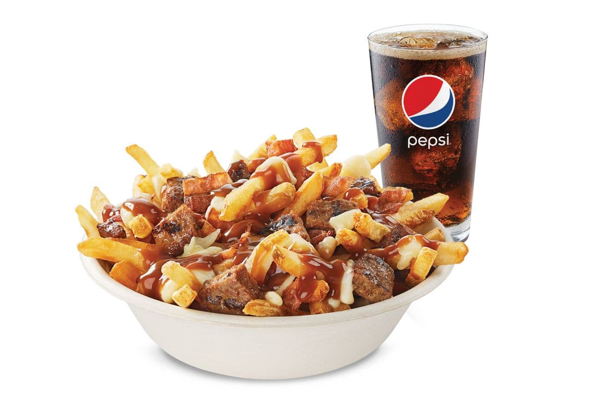 Poutine Carnivore avec boisson gazeuse 20oz / Meat Lovers Poutine Combo
