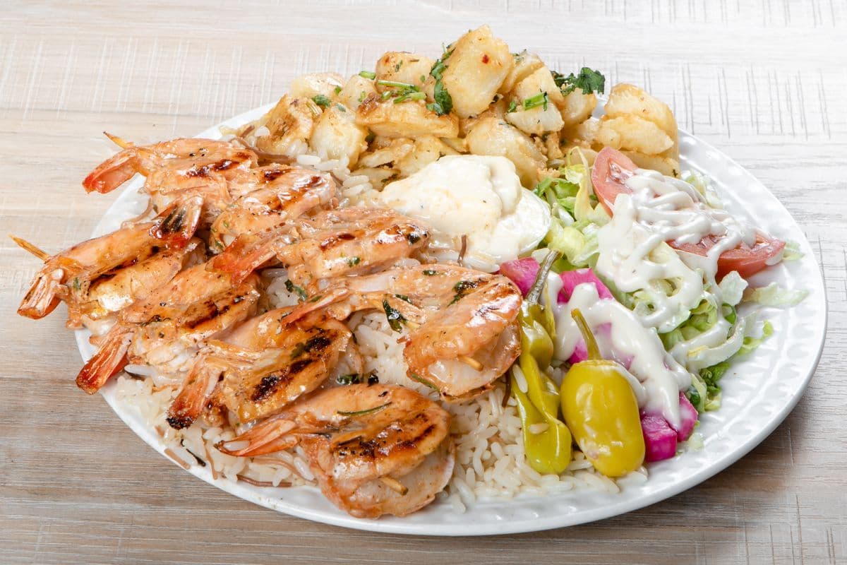 Plat de brochettes de crevette