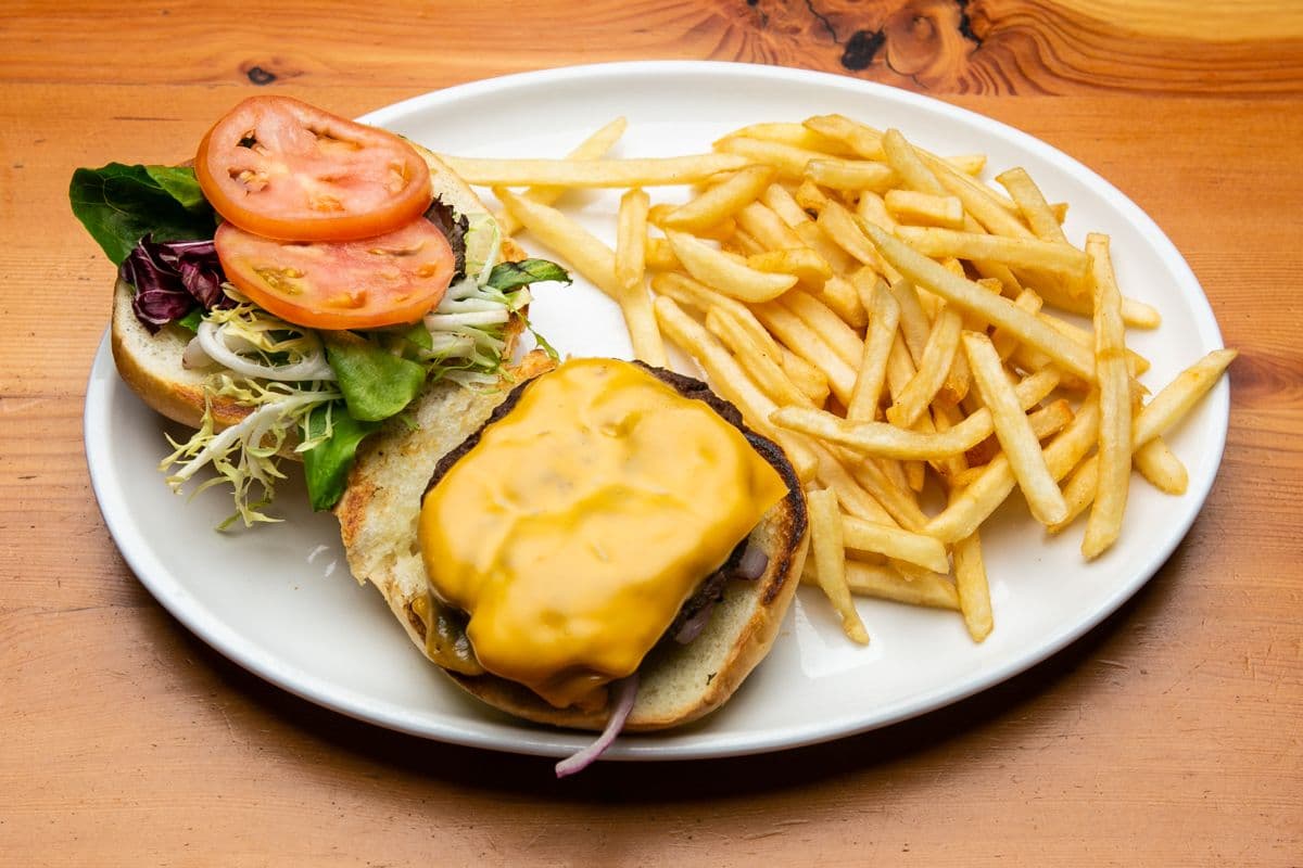 The Classic Cheeseburger