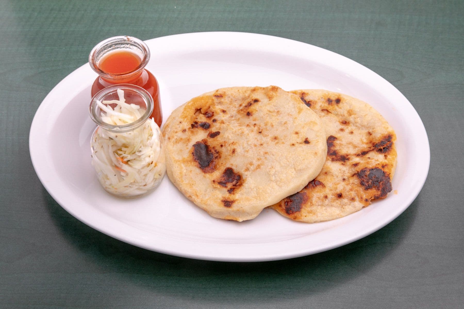 Pupusa De Queso Y Fríjol