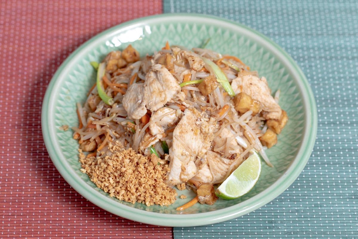 2. Chicken Pad Thai Lunch Special