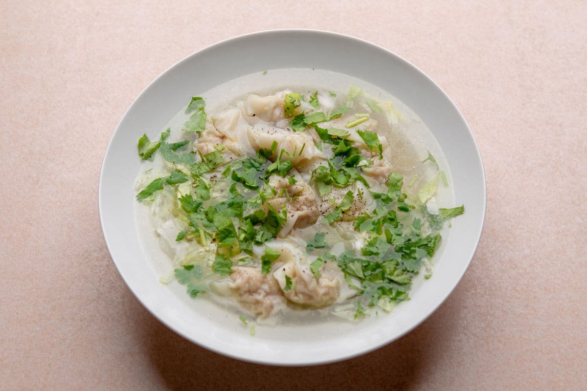 Deluxe Pork Wonton Soup - Sup Hoanh Thanh Rau Cai Do Bien Dac Biet
