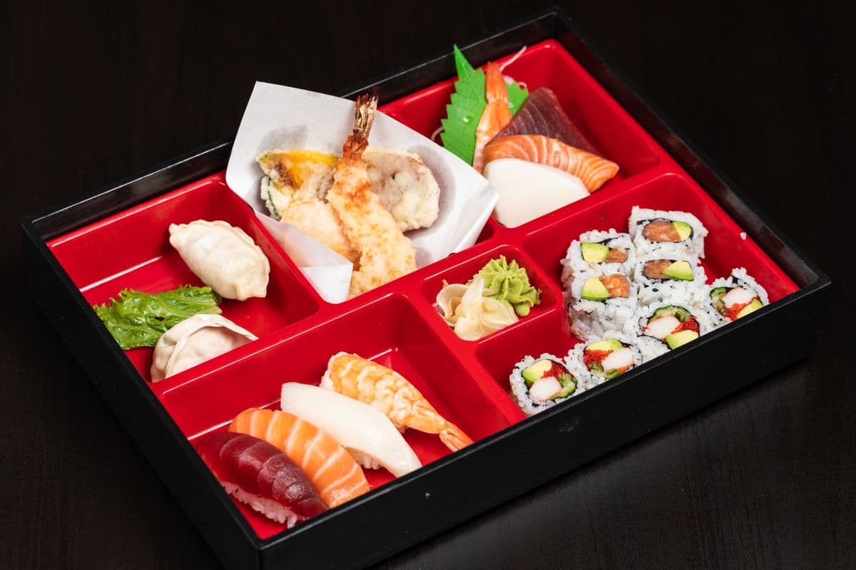 Bento Box B (22 pcs)