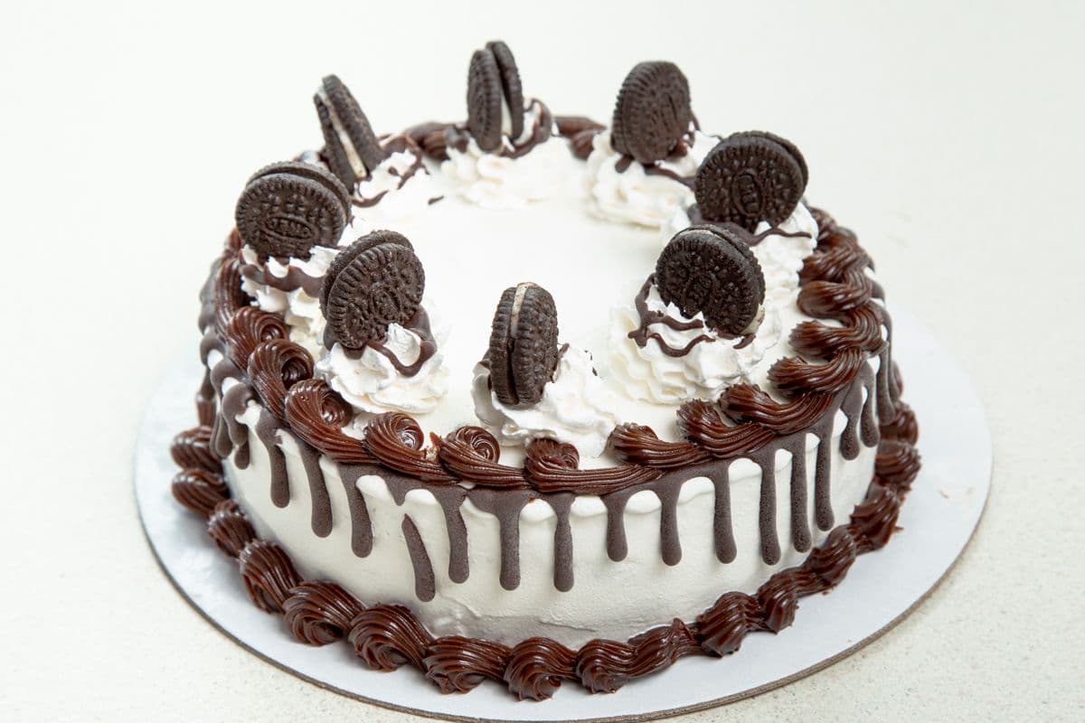 Cakes (Serves 8 to 10)