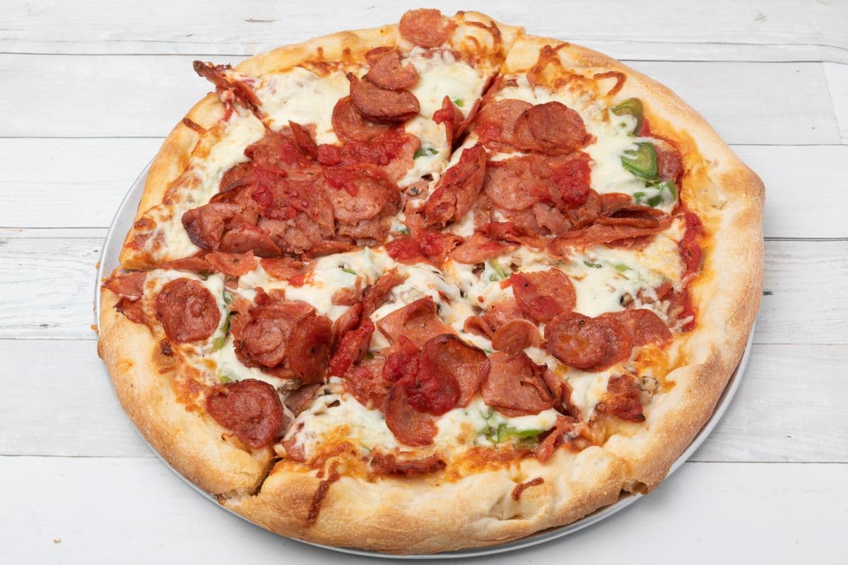 Pizza moyenne 12” toute garnie / 12" Medium All-Dressed Pizza